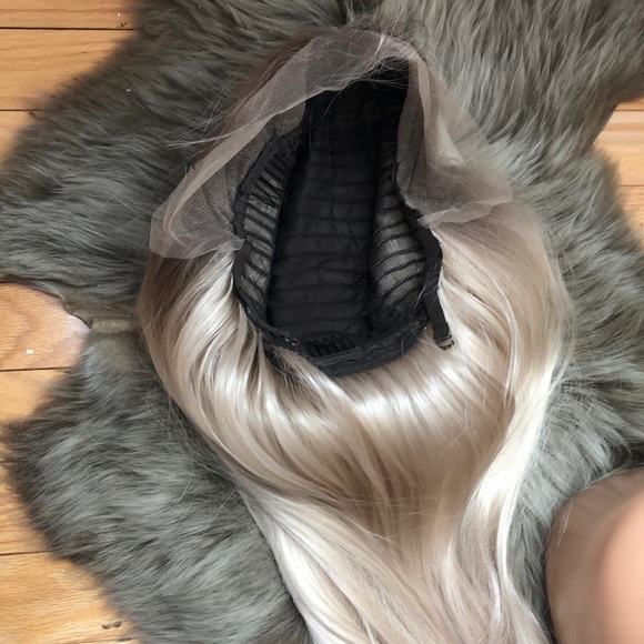 - ? 22” OMBRE ASH BLONDE LACE FRONT WIG *NEW… main image 8